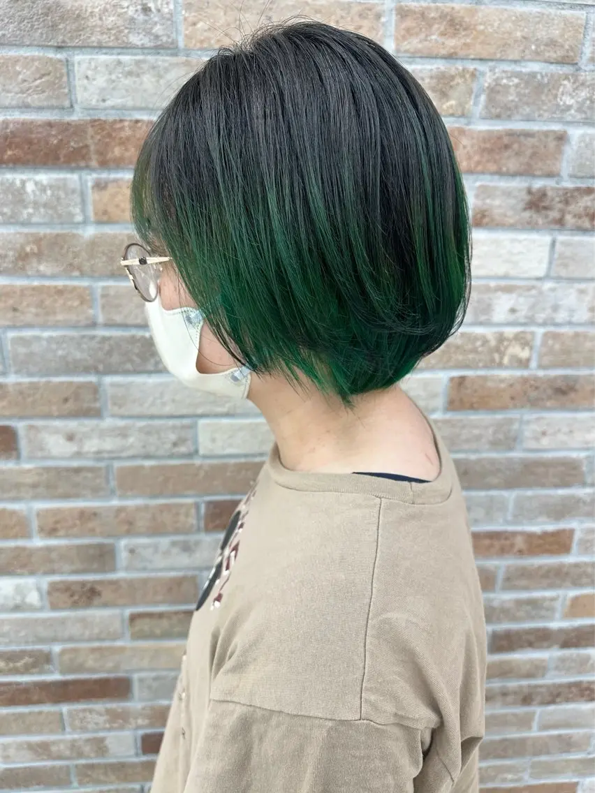 ショート カラー ブリーチ グラデーションカラー ショートヘア 齋藤 らいのヘアスタイル