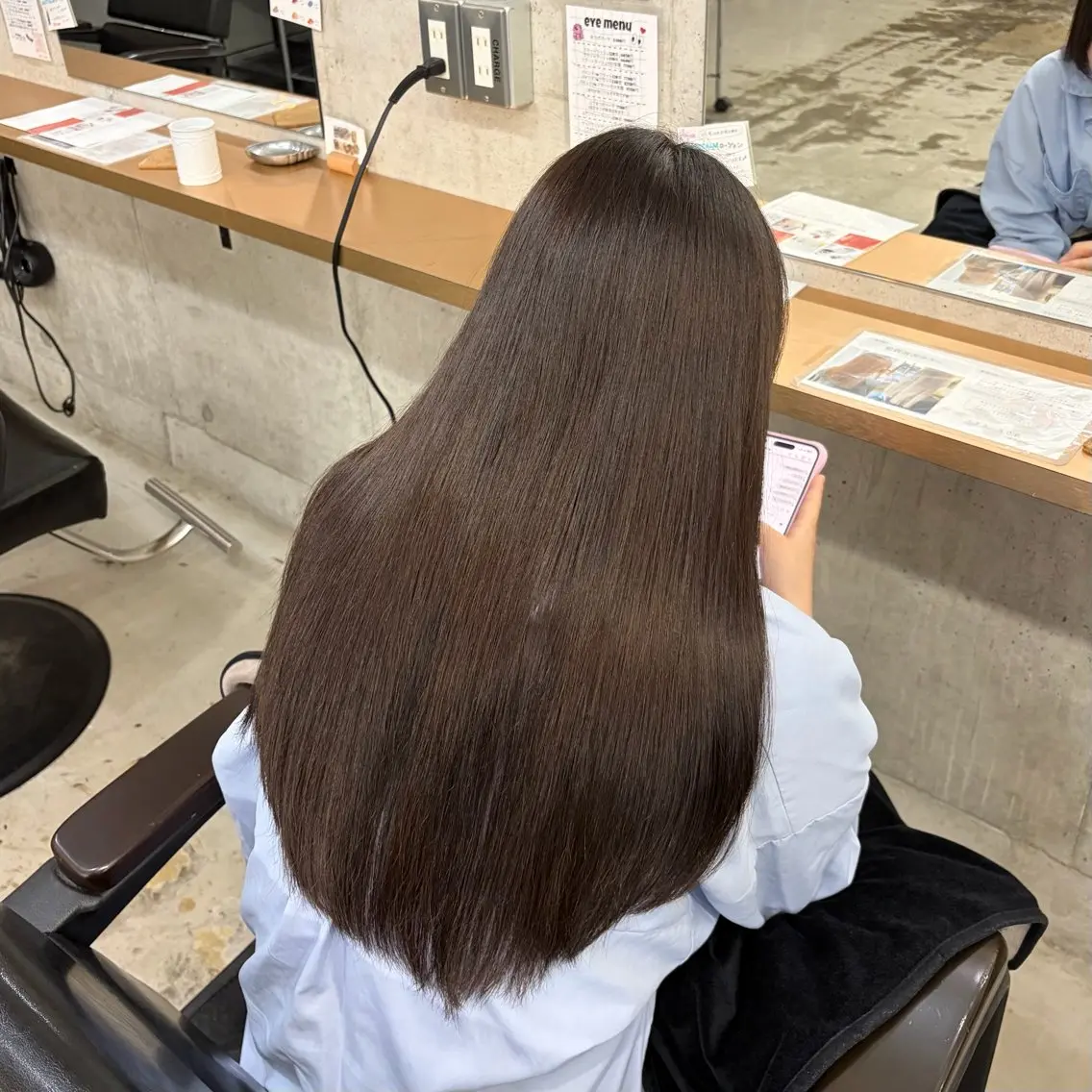 ロング ヘアカラー 山本 愛菜のヘアスタイル