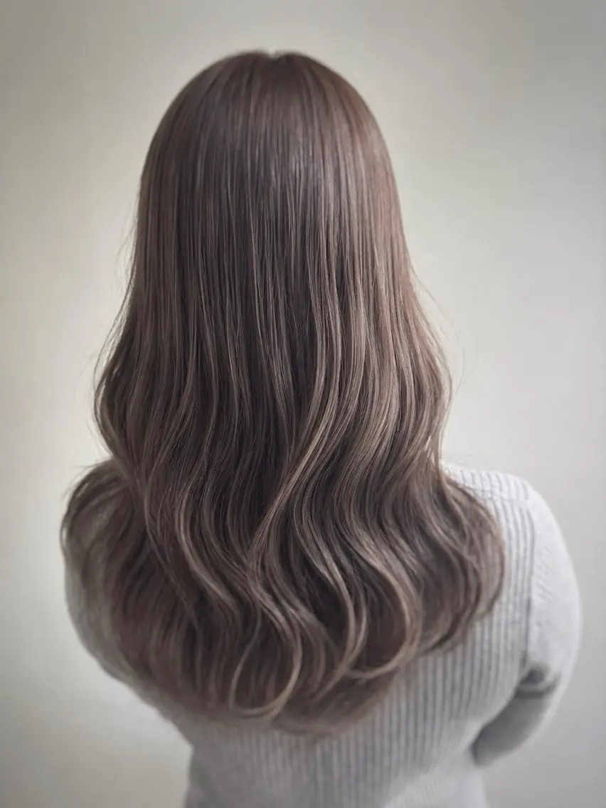 ロング カラー ブリーチ グレージュ ブリーチなしカラー カット ヘアカラー トリートメント 高田馬場｜透明感 カラー｜齊藤ひなののヘアスタイル