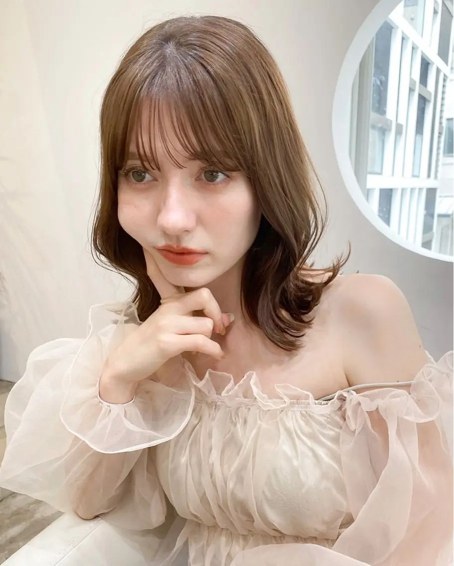 ミディアム カラー ベージュカラー ブリーチ 透明感カラー イルミナカラー モカベージュ カット ヘアカラー トリートメント kohana 🎀韓国ヘア🎀🤍のヘアスタイル