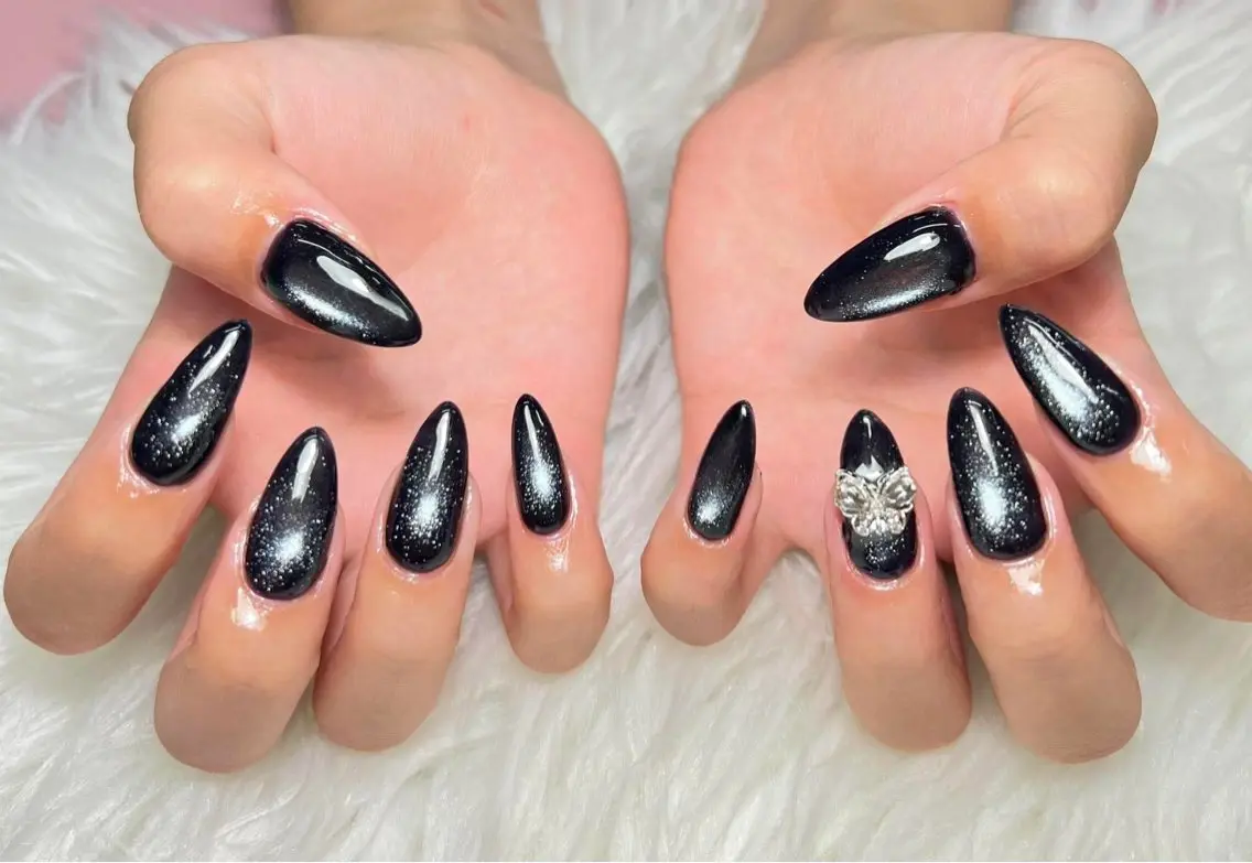ネイル AURA NAIL 上前津のネイルデザイン
