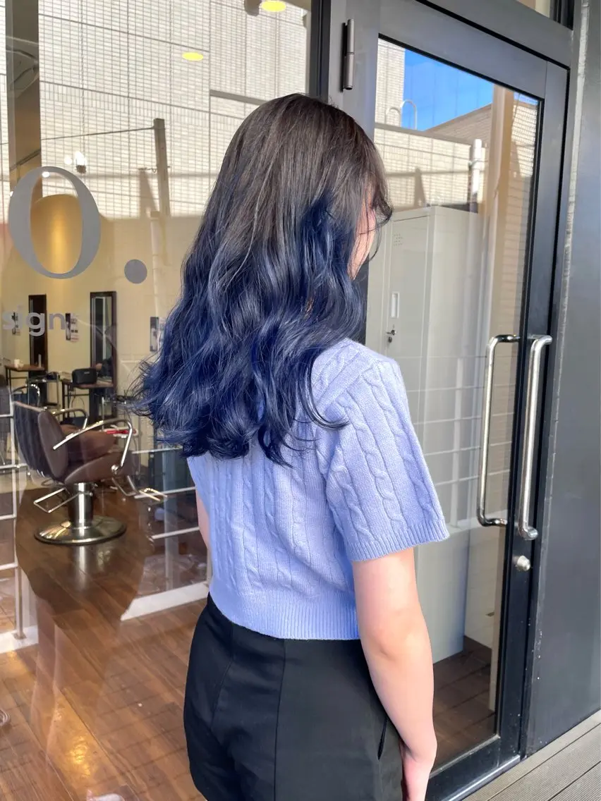セミロング 青髪特化🩵 ダブルカラーのヘアスタイル