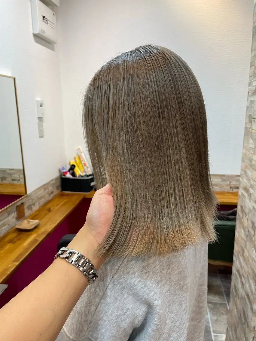 セミロング カラー グレージュ ハイトーンカラー ヘアカラー YUI/ ブリーチカラー🌷のヘアスタイル