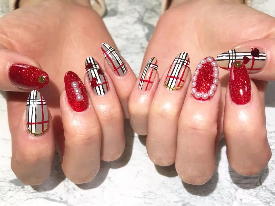 ネイル フットネイル ハート ニュアンスネイル 赤色 シンプルネイル nail fufla ♡yamane♡のネイルデザイン
