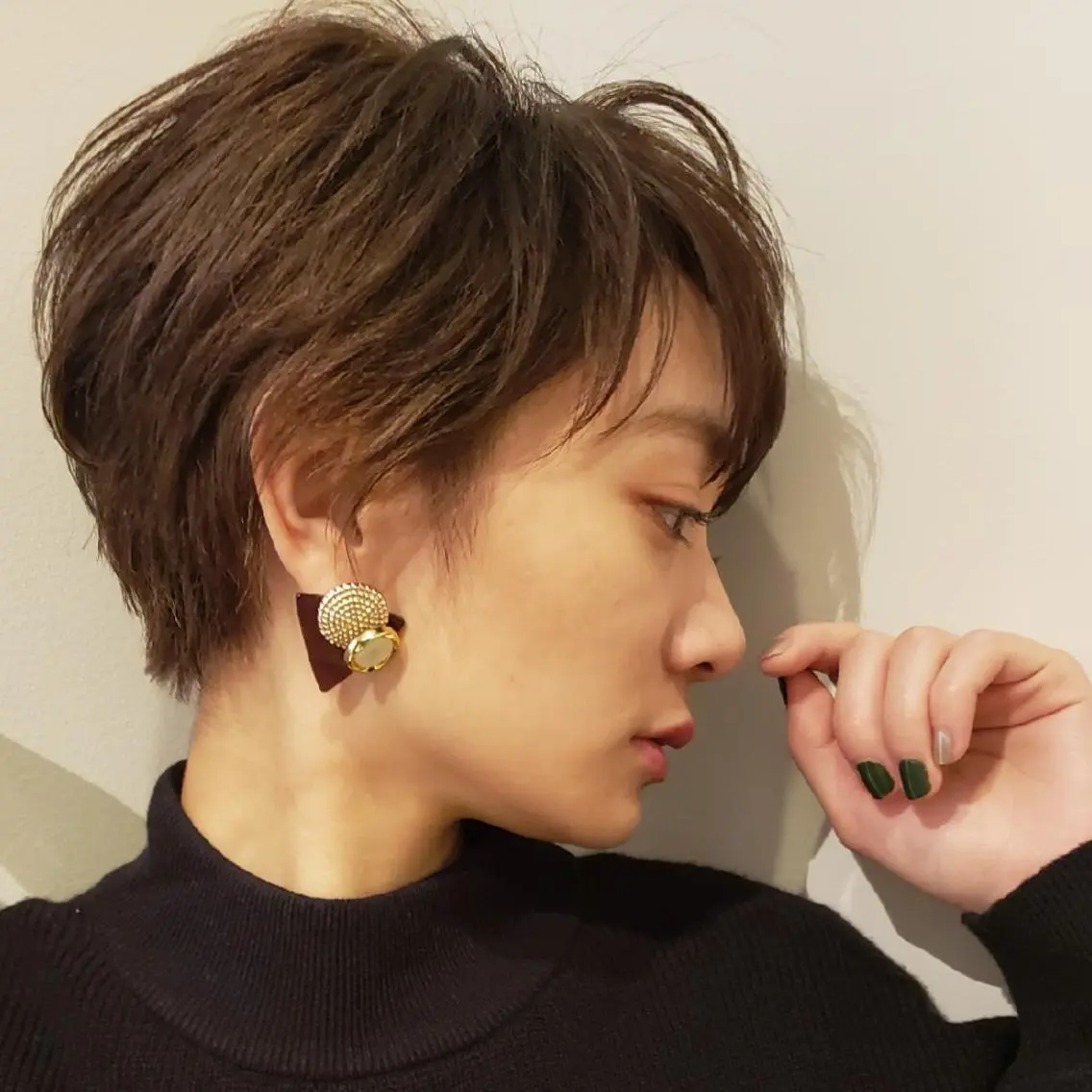 ショート 中高下 由真のヘアスタイル