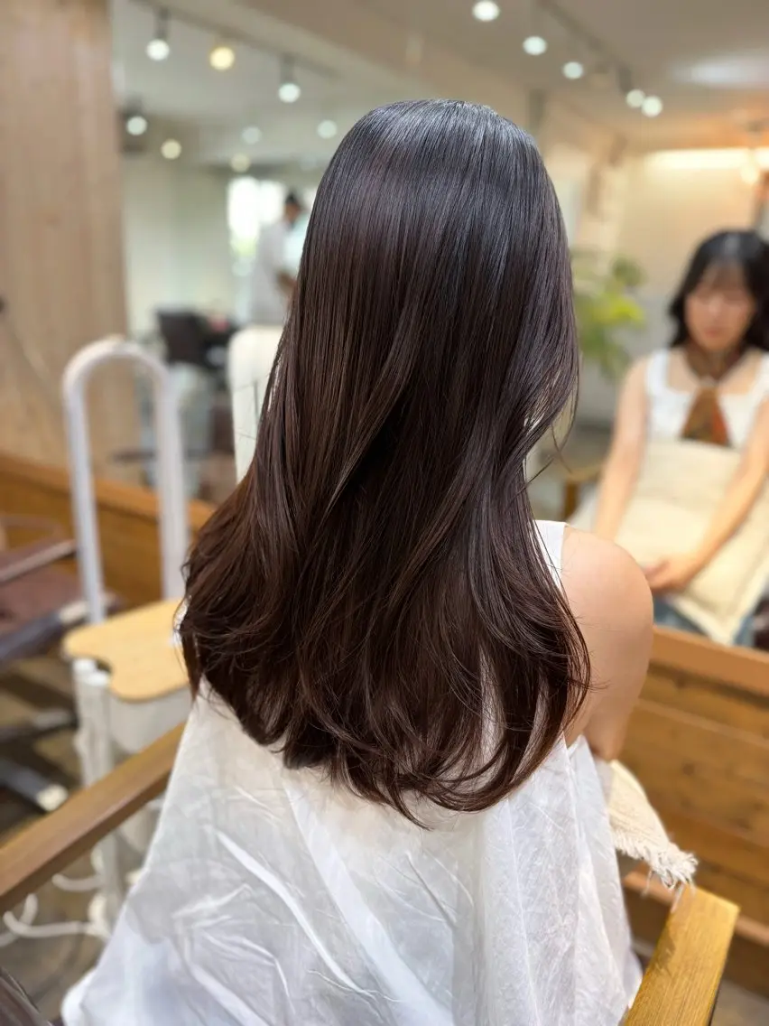 セミロング カット ヘアカラー トリートメント 髪質改善✨艶髪✨ レイヤーカット 田畑のヘアスタイル