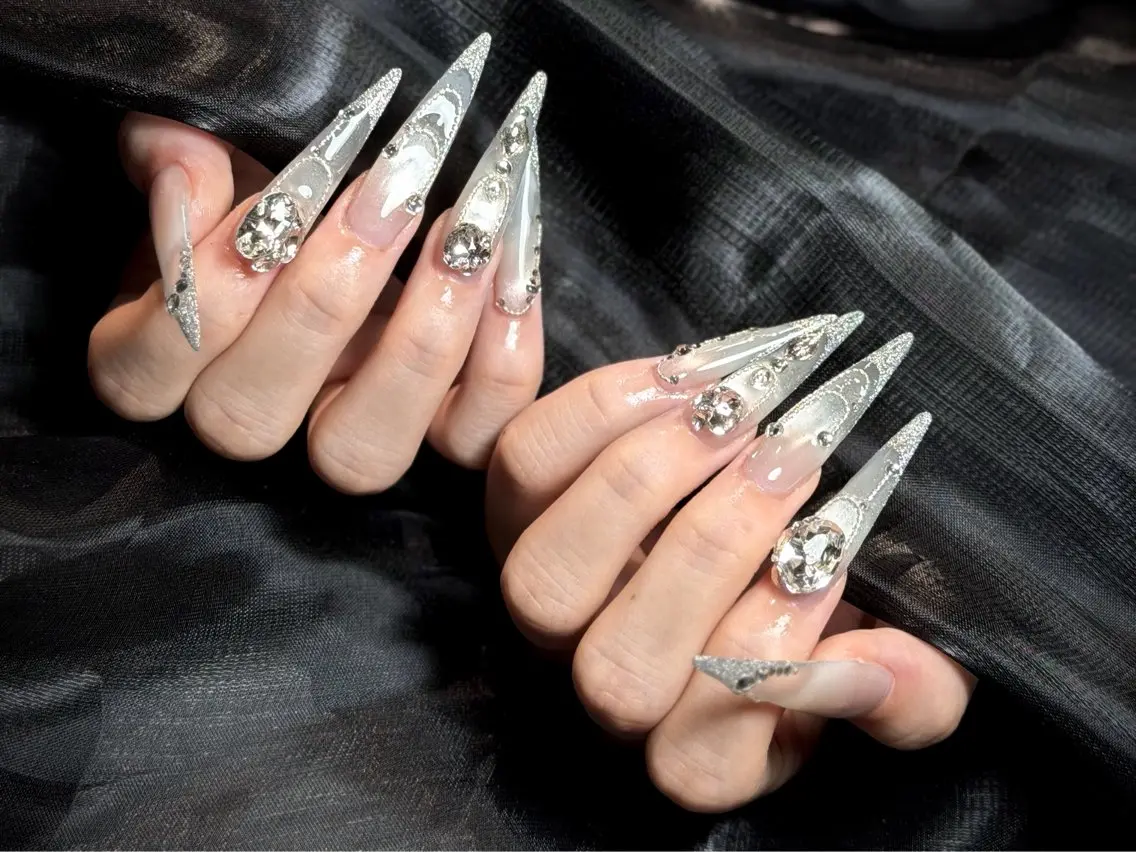 ネイル オーロラネイル チークネイル フットネイル フレンチネイル ジェルネイル Nichi Nail Salonのネイルデザイン