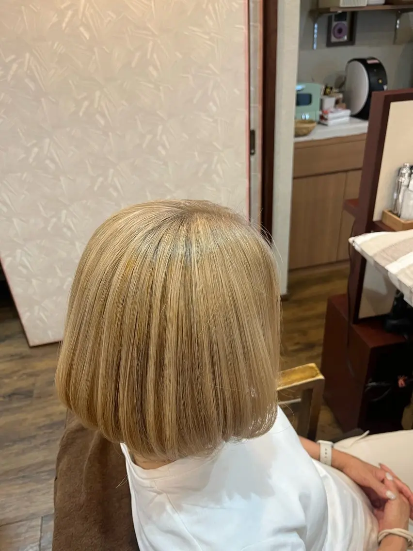 ショート カラー ブリーチ 大人女子&髪改善専門 Nobuフリーランスのヘアスタイル