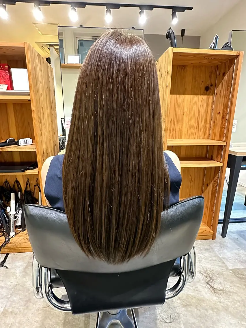 ロング カラー アッシュ ブラウンカラー 伊藤 旭華のヘアスタイル