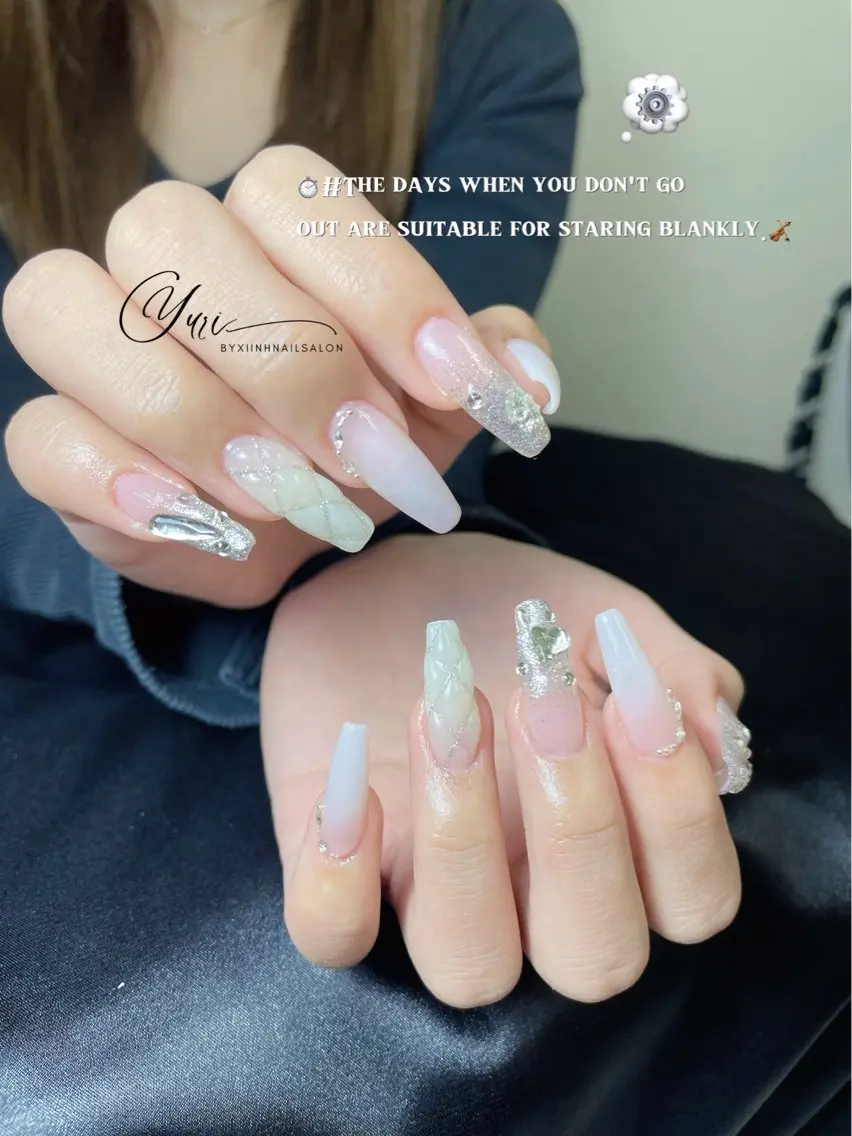 ネイル チークネイル 桜ネイル フラッシュネイル フットネイル フレンチネイル ハンドネイル YURI NAILのネイルデザイン