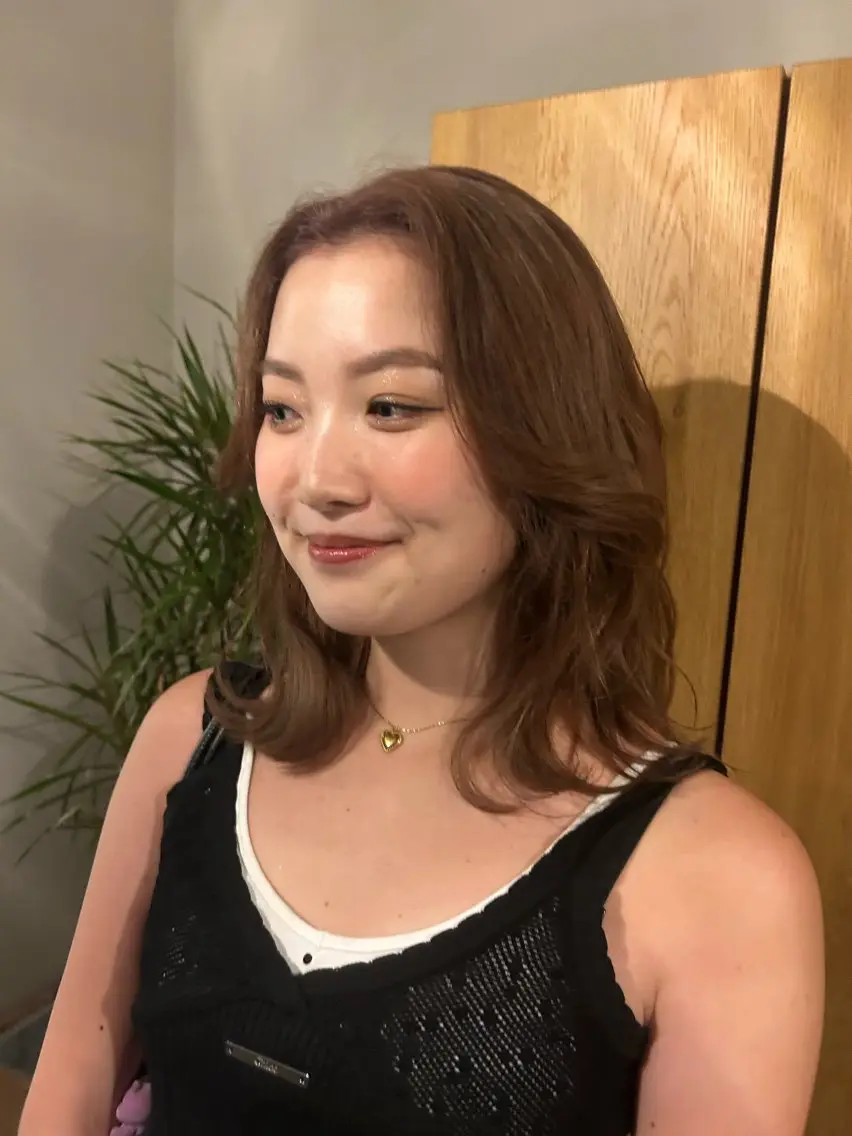 ミディアム カット ヘアカラー 似合わせレイヤー/透 明感カラー/momiのヘアスタイル