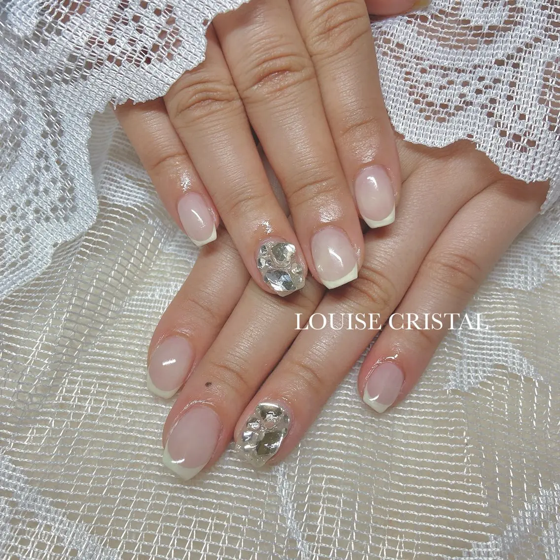 ネイル ハンドネイル LOUISE CRYSTALのネイルデザイン