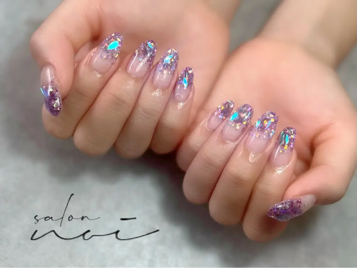 ネイル オーロラネイル ストーンネイル ハンドネイル salon noiのネイルデザイン