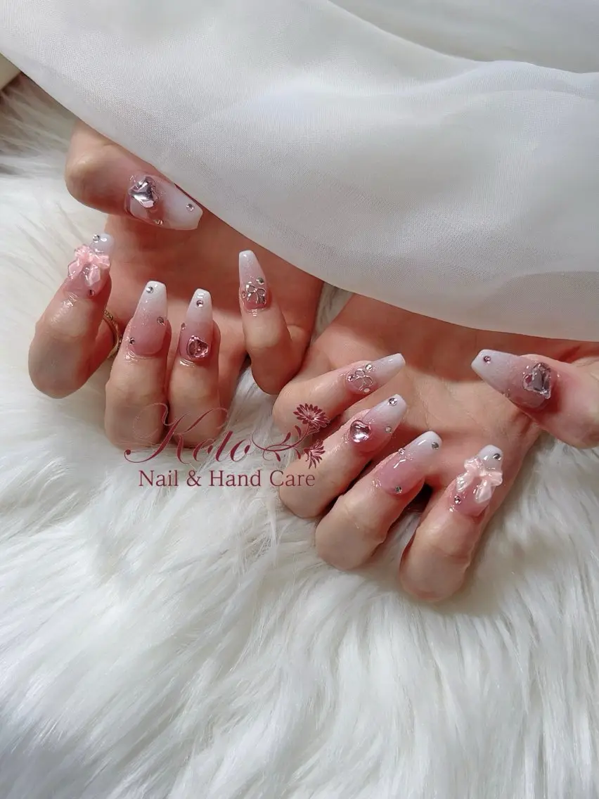 ネイル 長さ出し ジェルネイル 持ち込み ニュアンスネイル 赤色 ハンドネイル Nail Salon KOTOのネイルデザイン
