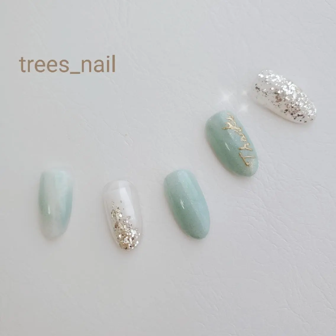 ネイル グリーン ラメ(グリッター) ミラーネイル ニュアンスネイル シンプルネイル ハンドネイル フットネイル trees_ nailのネイルデザイン