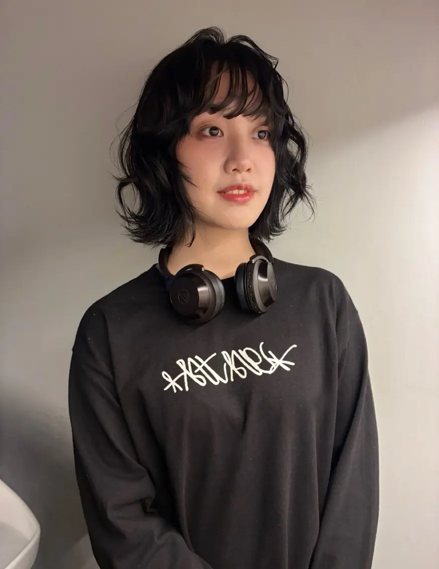 ショート カット ヘアカラー トリートメント nacoハイトーン ベージュ🤍のヘアスタイル