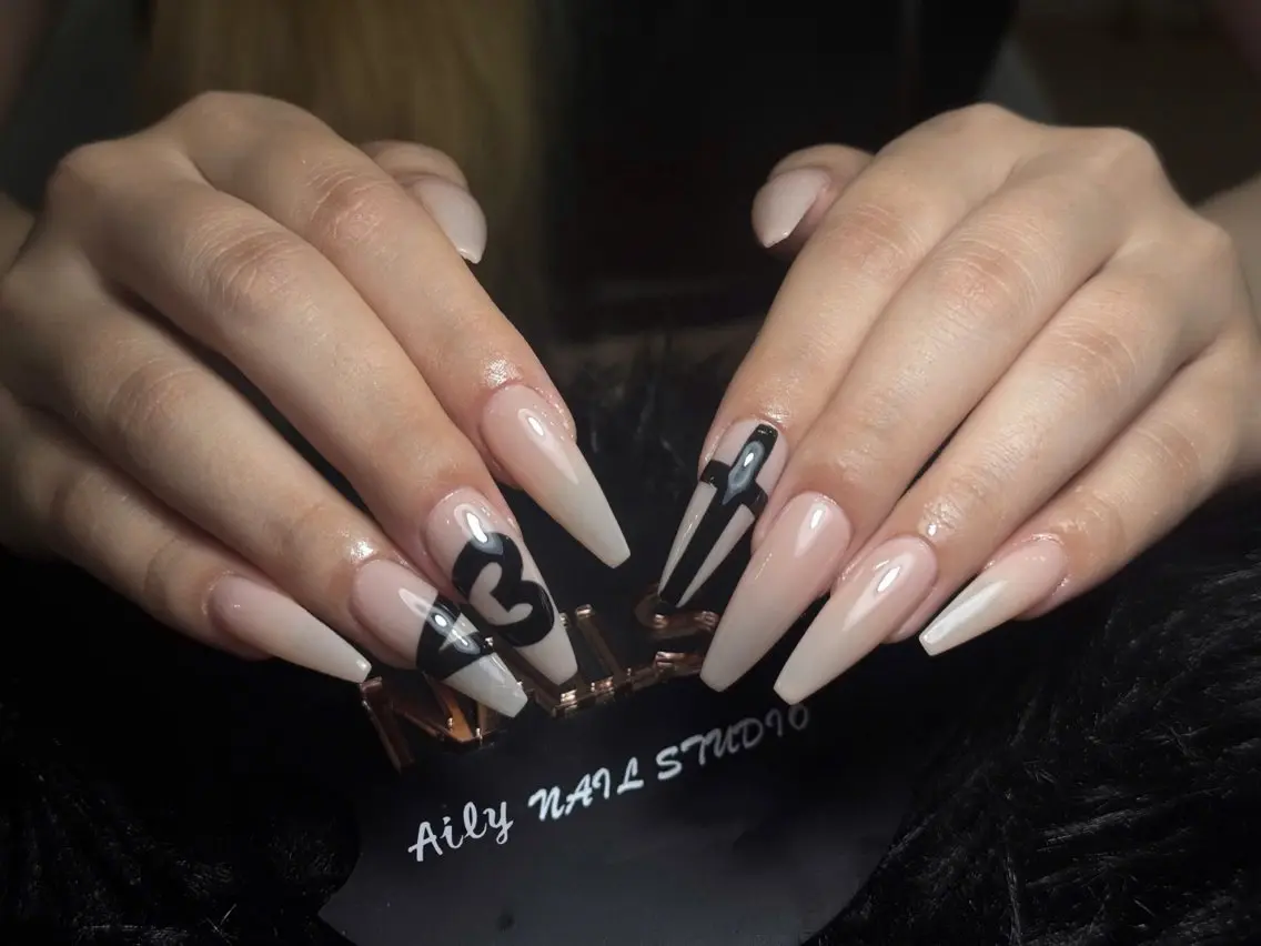 ネイル アートネイル ジェルネイル マグネットネイル ニュアンスネイル シンプルネイル ハンドネイル AiLy Nail 上野店のネイルデザイン