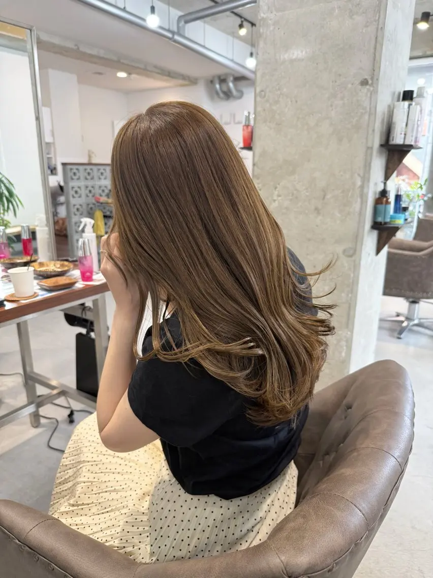 ロング カラー 透明感カラー カット ヘアカラー トリートメント カイリ /レイヤーカットのヘアスタイル