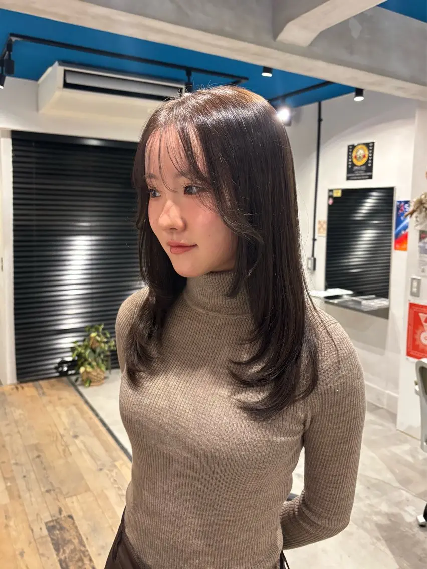 セミロング カラー ブリーチ 透明感カラー ダブルカラー ブリーチなしカラー tender🐬 まゆかのヘアスタイル