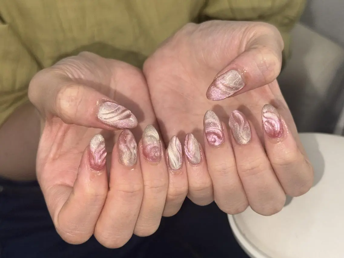 ネイル 💕リリ 🩷のネイルデザイン