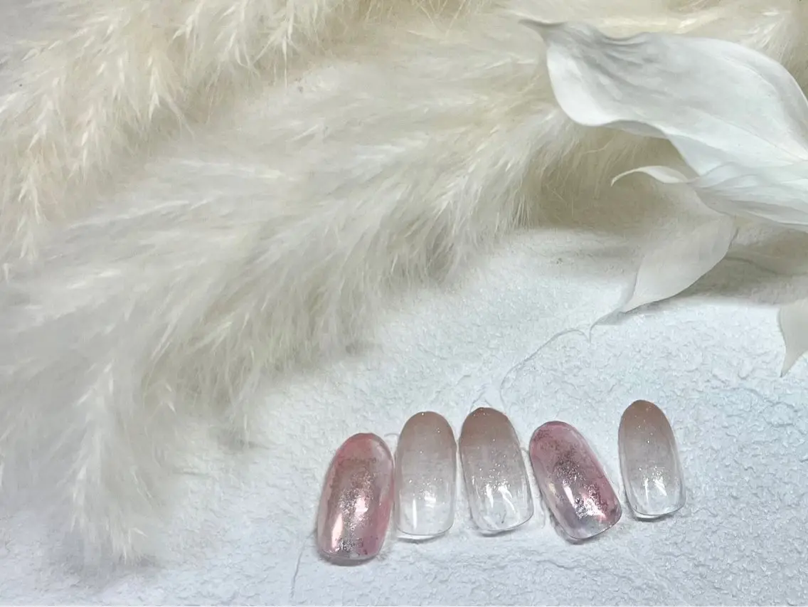 ネイル オーロラネイル フットネイル フレンチネイル ジェルネイル キラキラネイル ハンドネイル mogunail &blowのネイルデザイン