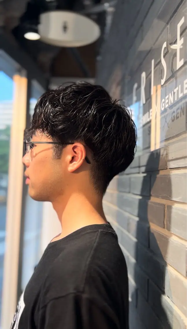 ミディアム パーマ メンズ ミディアムパーマ メンズパーマ スパイラルパーマ カット パーマ FRISEUR/山本 美芽のヘアスタイル