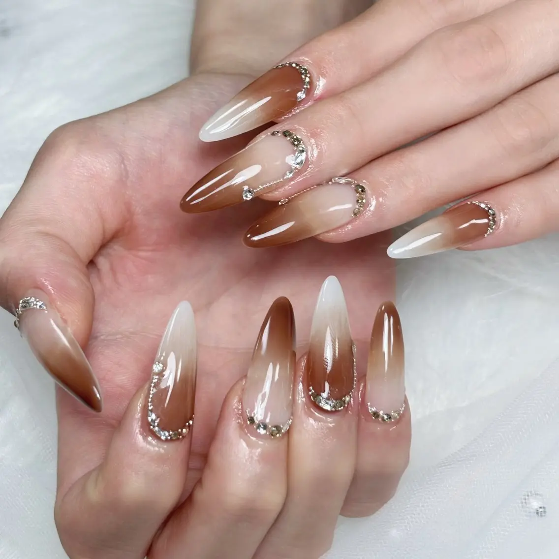 ネイル ジェルネイル キラキラネイル ロングネイル マグネットネイル 持ち込み ハンドネイル Sully Nail Labのネイルデザイン