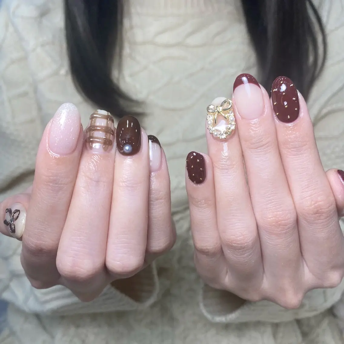 ネイル チークネイル 長さ出し フレンチネイル ジェルネイル キラキラネイル ハンドネイル UM Nail Salonのネイルデザイン