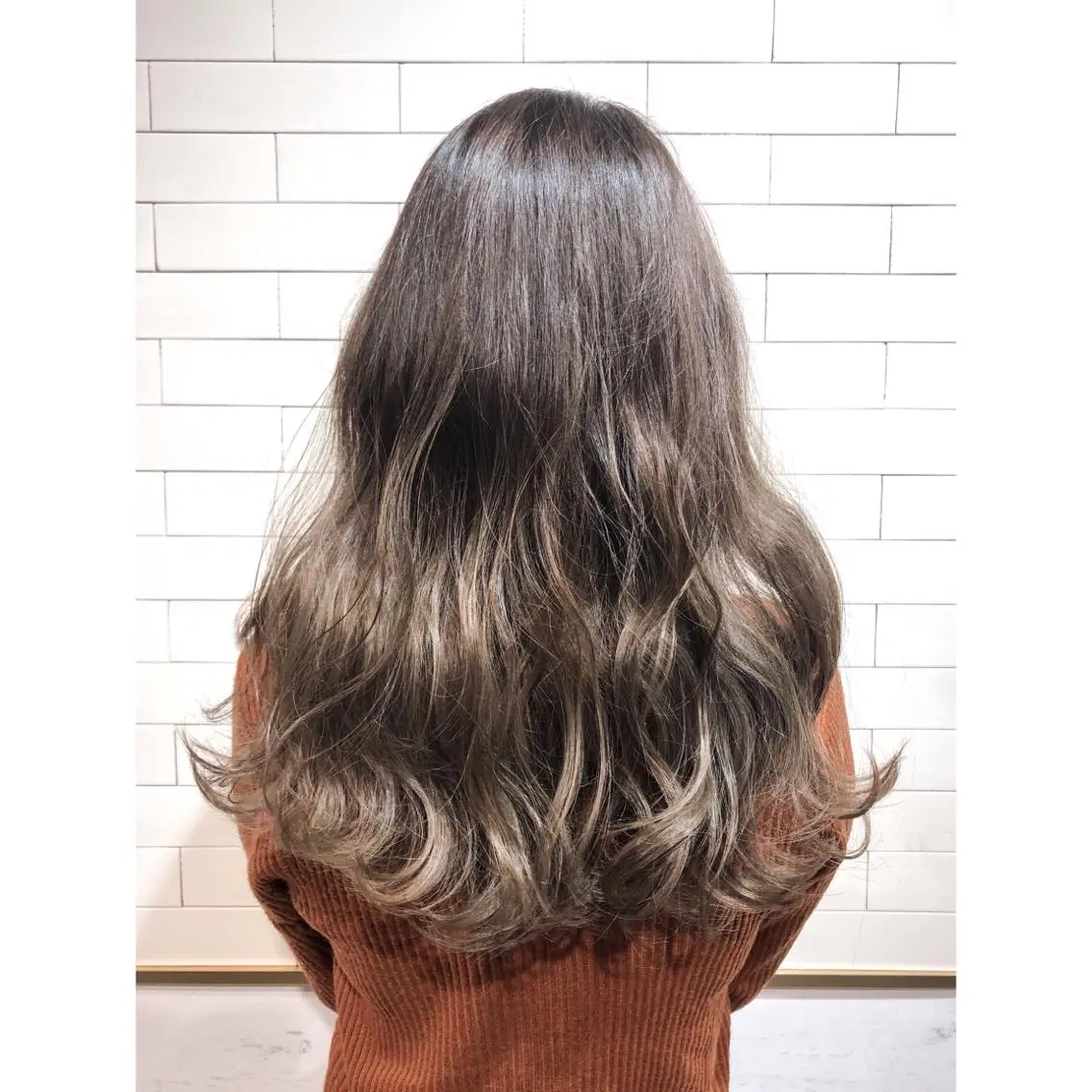 ロング EIGHT plum TOKIOリミテッドのヘアスタイル