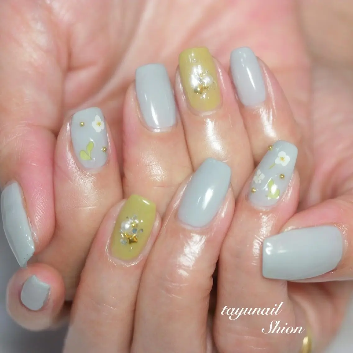 ネイル アートネイル ブルー フラワーネイル ジェルネイル パラジェル ネイルサロン 【たゆnail】のネイルデザイン