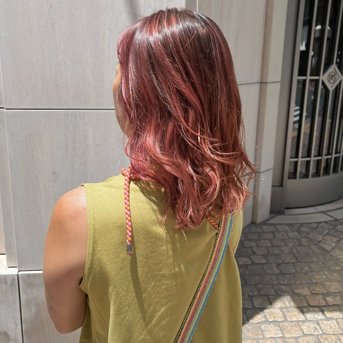 ミディアム カラー バレイヤージュ ブラウンカラー レッドカラー レイヤーカット 小林 萌生のヘアスタイル