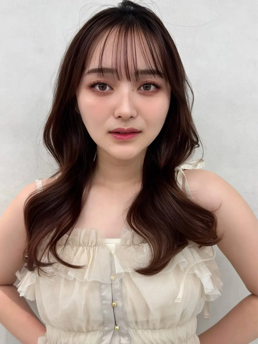 ロング ユーリ 艶髪🥀カラー🤍のヘアスタイル