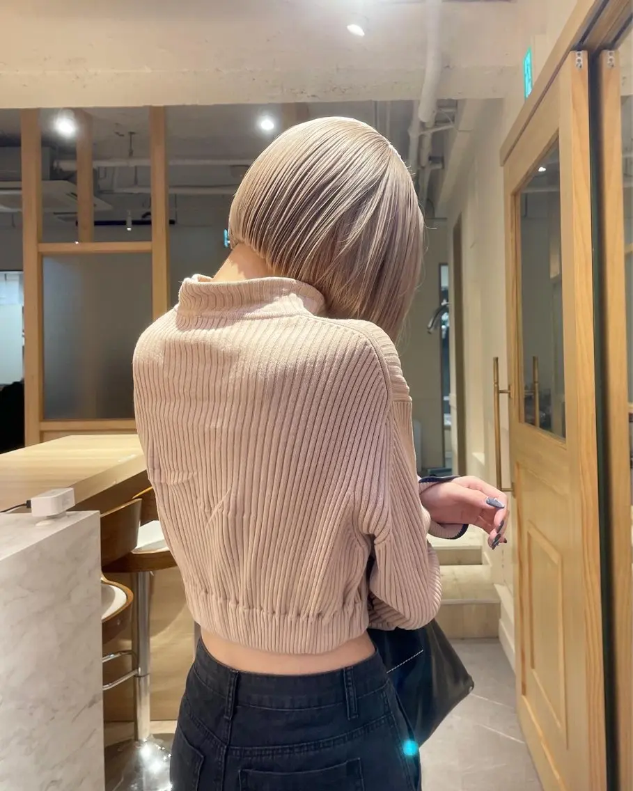 ショート カラー ベージュカラー ブロンド ブロンドベージュ ハイトーンカラー ボブ カット ヘアカラー トリートメント “ミニモ最高評価獲得 “代表"Kohei"のヘアスタイル