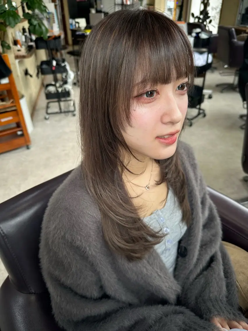 レイヤーカット+カラー+髪質改善トリートメントの写真