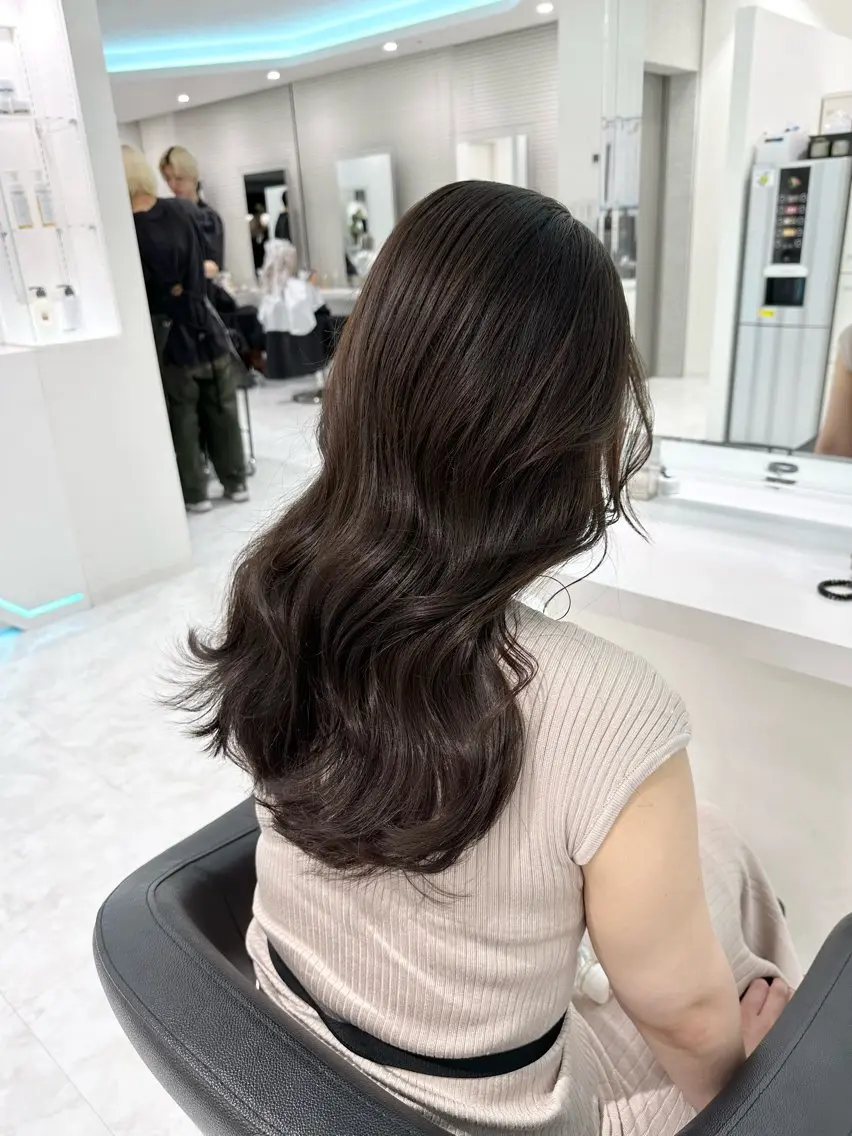 ロング ヘアアレンジ 🫧モテる💗ダメー ジレスハイトーン🫧のヘアスタイル