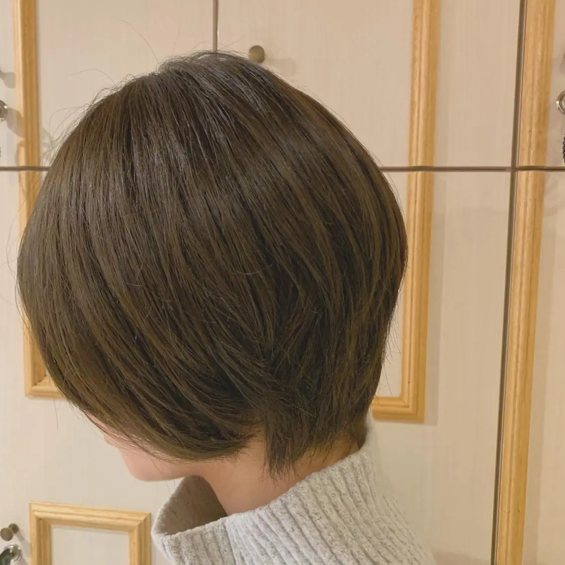 ショート アッシュ 切りっぱなしボブ ソノキユウカのヘアスタイル