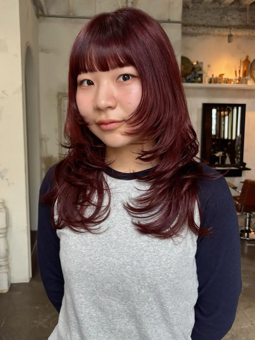 ロング カラー ブリーチ ダブルカラー ブリーチなしカラー レッドカラー カット ヘアカラー TRENCH 渡辺 琴夏のヘアスタイル