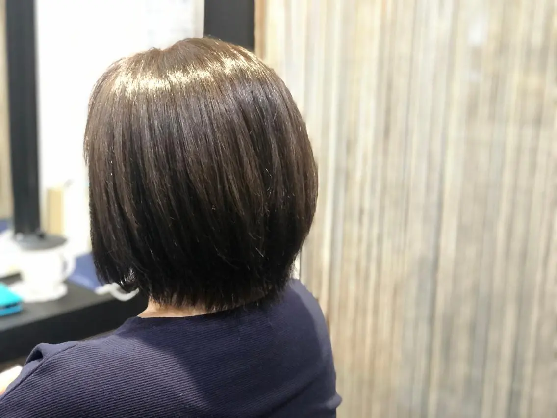 ミディアム カラー カット ヘアカラー トリートメント 若泉 真梨のヘアスタイル
