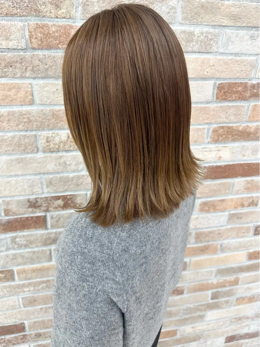 セミロング カラー ベージュカラー ブリーチ ブリーチなしカラー 齋藤 らいのヘアスタイル