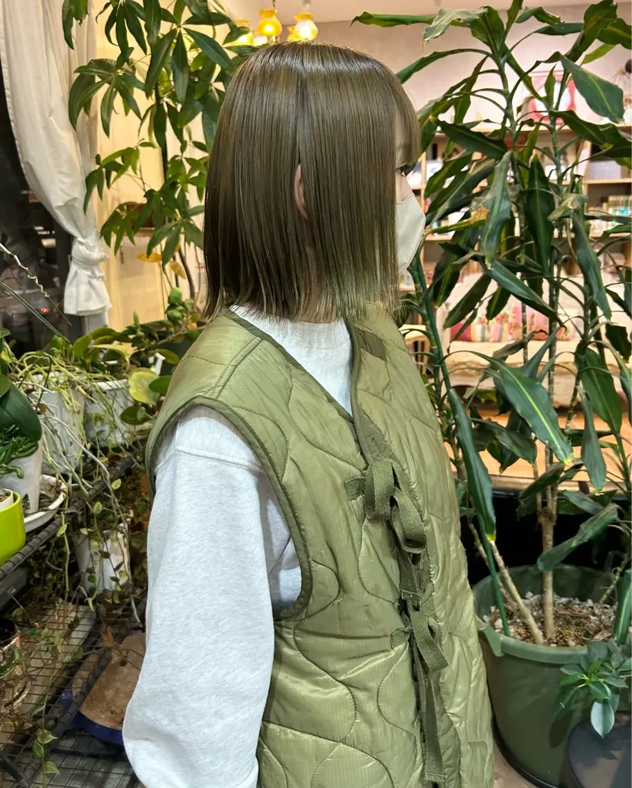 カラー MI KUのヘアスタイル