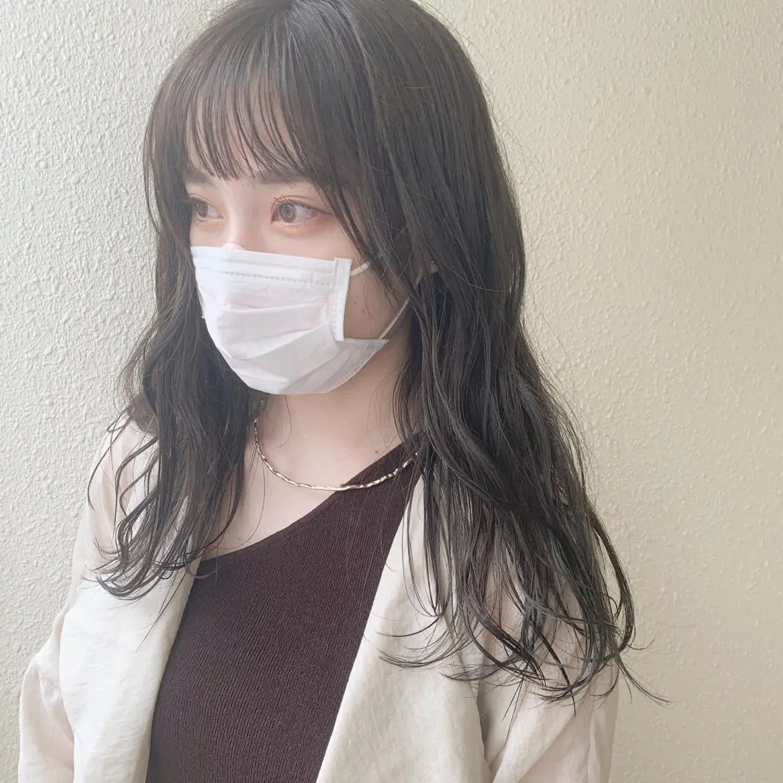セミロング カラー ベージュカラー ハイライトカラー オリーブベージュ ハイライト iLi 《イリ》のヘアスタイル