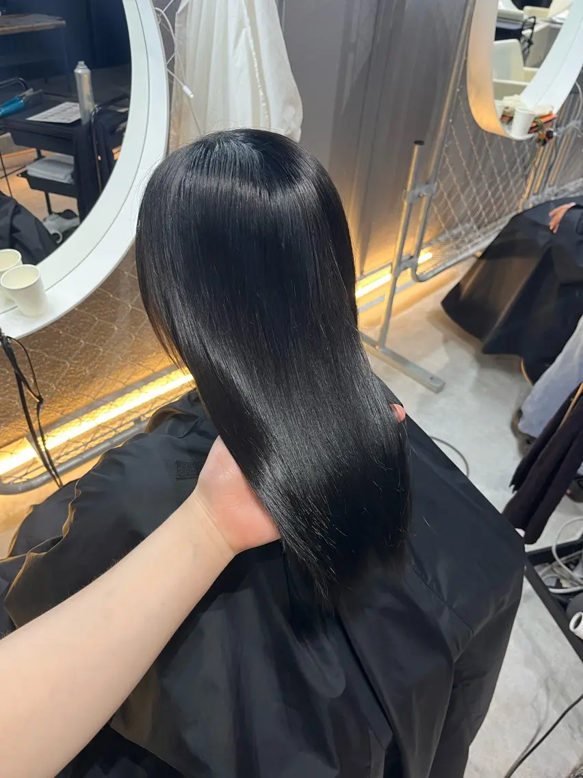 カラー 黒髪 ブルーカラー ブルーブラック 透明感カラー ヘアカラー トリートメント CoCoon sayuのヘアスタイル