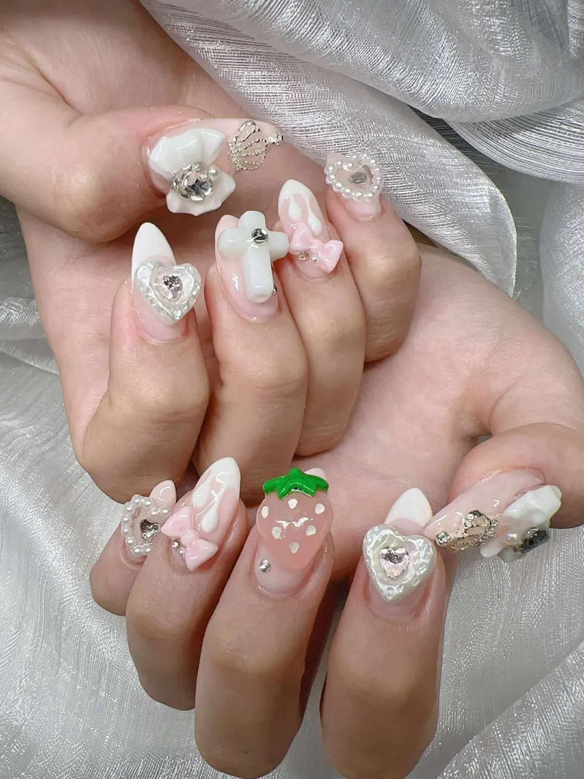 ネイル ハンドネイル Lee Nailsのネイルデザイン