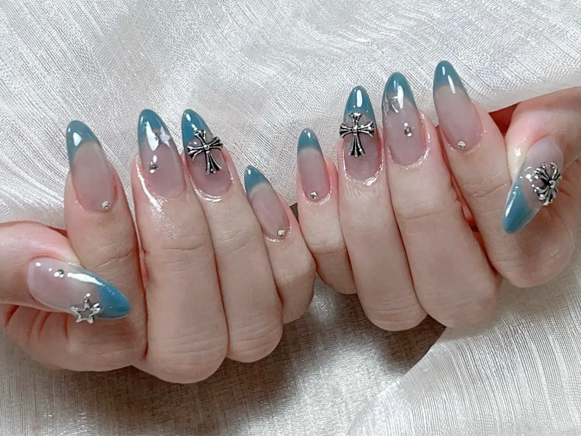 ネイル フレンチネイル ジェルネイル ガラスフレンチ 韓国ネイル マグネットネイル ハンドネイル Nail Jolieのネイルデザイン