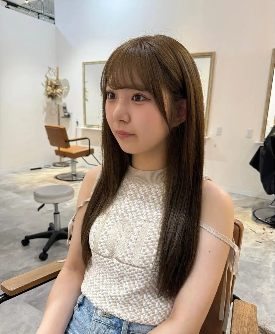 ロング カラー アッシュ アッシュブラウン ベージュカラー 黒髪 ブリーチ カット ヘアカラー トリートメント 赤み無し柔らかカラー 【梅田】madokaのヘアスタイル