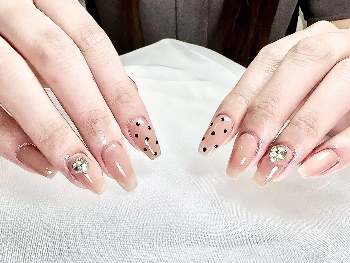 ネイル ドット 持ち込み ハンドネイル BabyYouMi nailのネイルデザイン