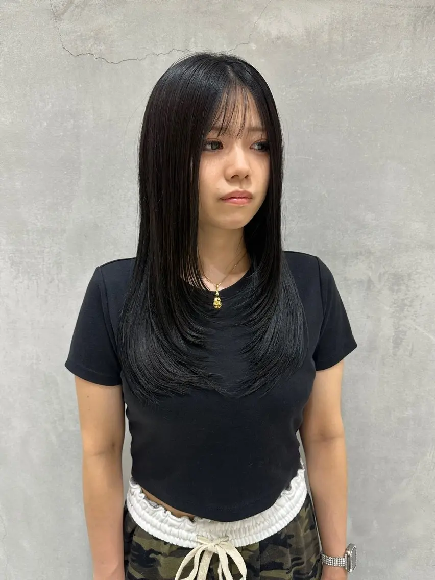 ロング 顔まわりレイヤー 顔周りカット レイヤーカット 石川 明音のヘアスタイル
