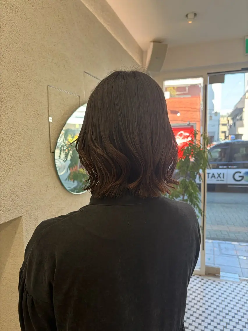 ショート カット まろやかベージュ🤎 艶カラー🔔リンのヘアスタイル