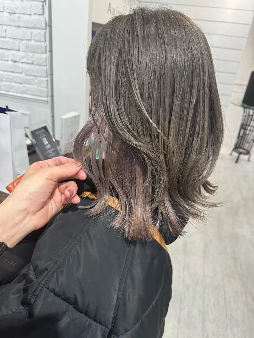 セミロング カラー バレイヤージュ ミストバング ベージュカラー ブリーチ 抜きっぱなしブロンド 札幌ブリーチカラー/ ダブルカラー/ドイのヘアスタイル