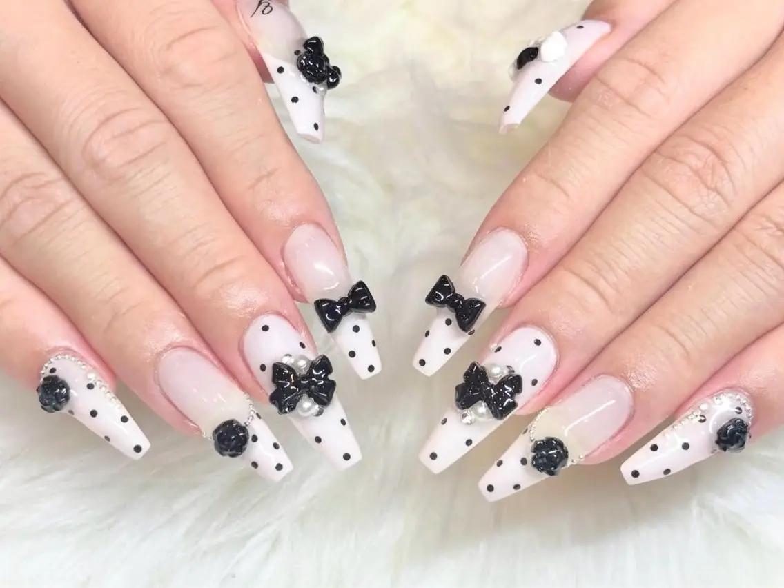 ネイル VV  Nail salonのネイルデザイン